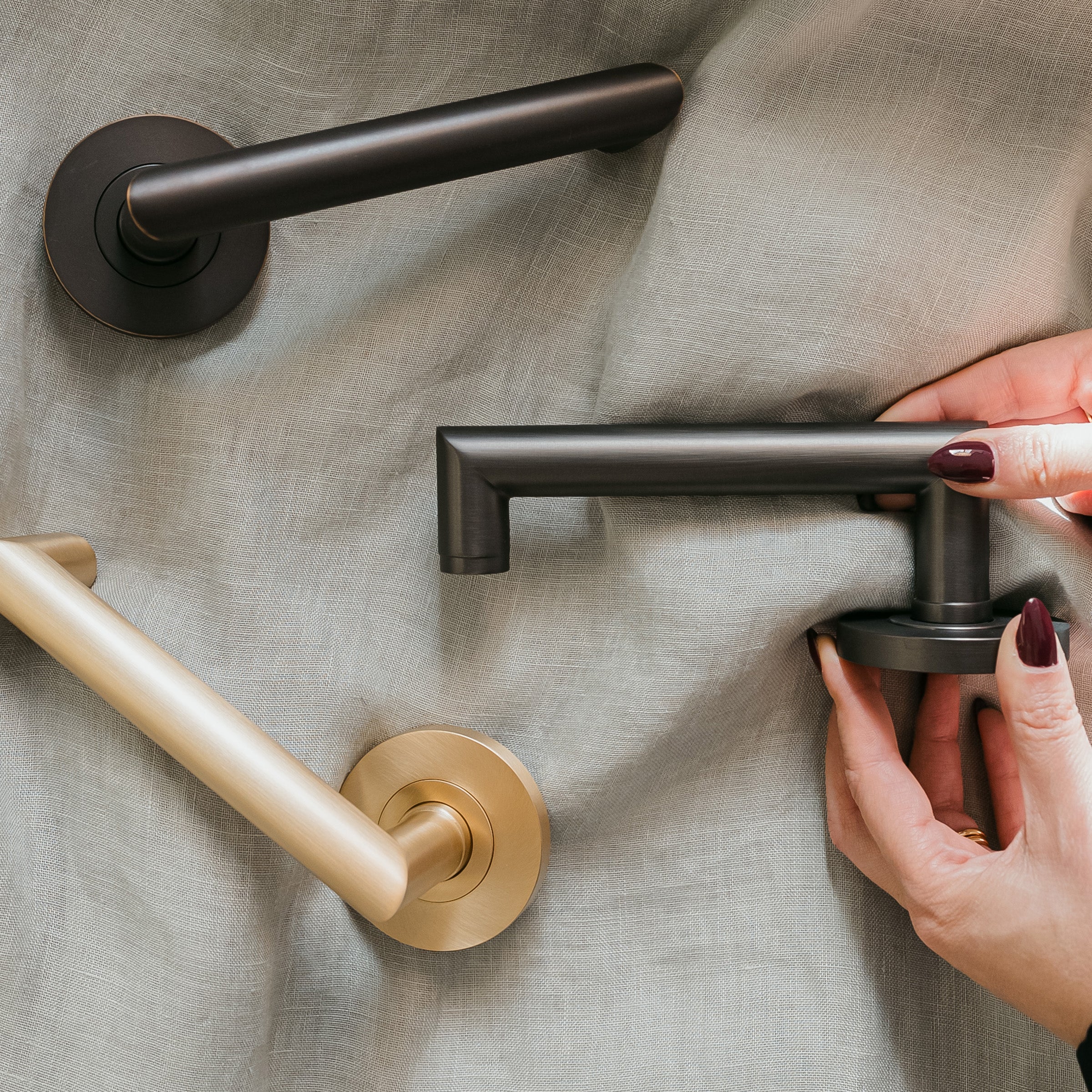 Bellevue Lever with Return