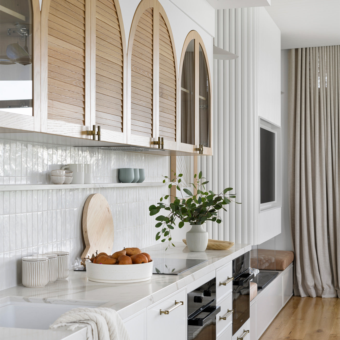 Momo Ambrose Bar Handle 160mm in Antique Bronze (2)