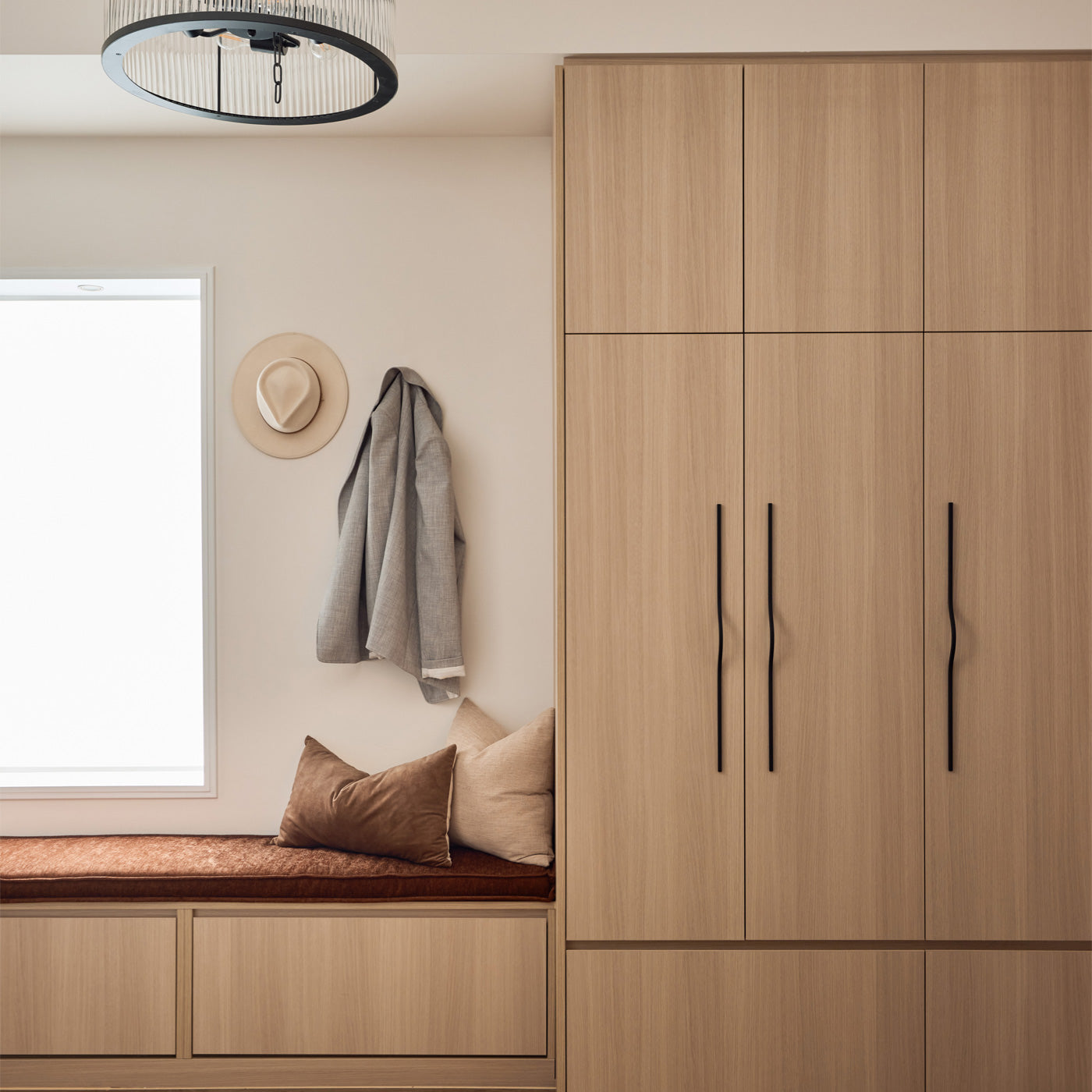 Momo Brave Bow Handle 1120mm In Matt Black (2)