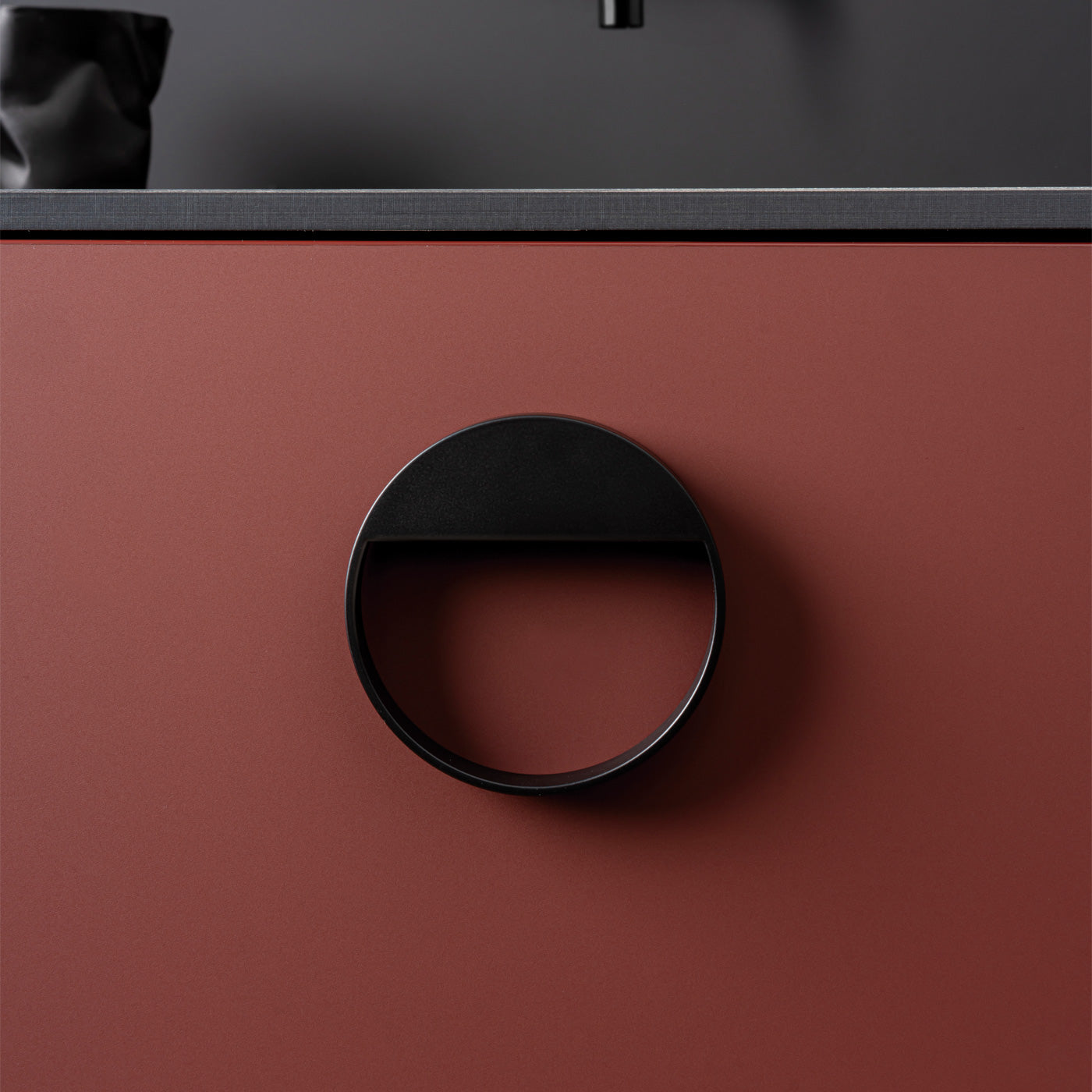 Momo Bau Circular Handle 64mm in Matt Black (2)