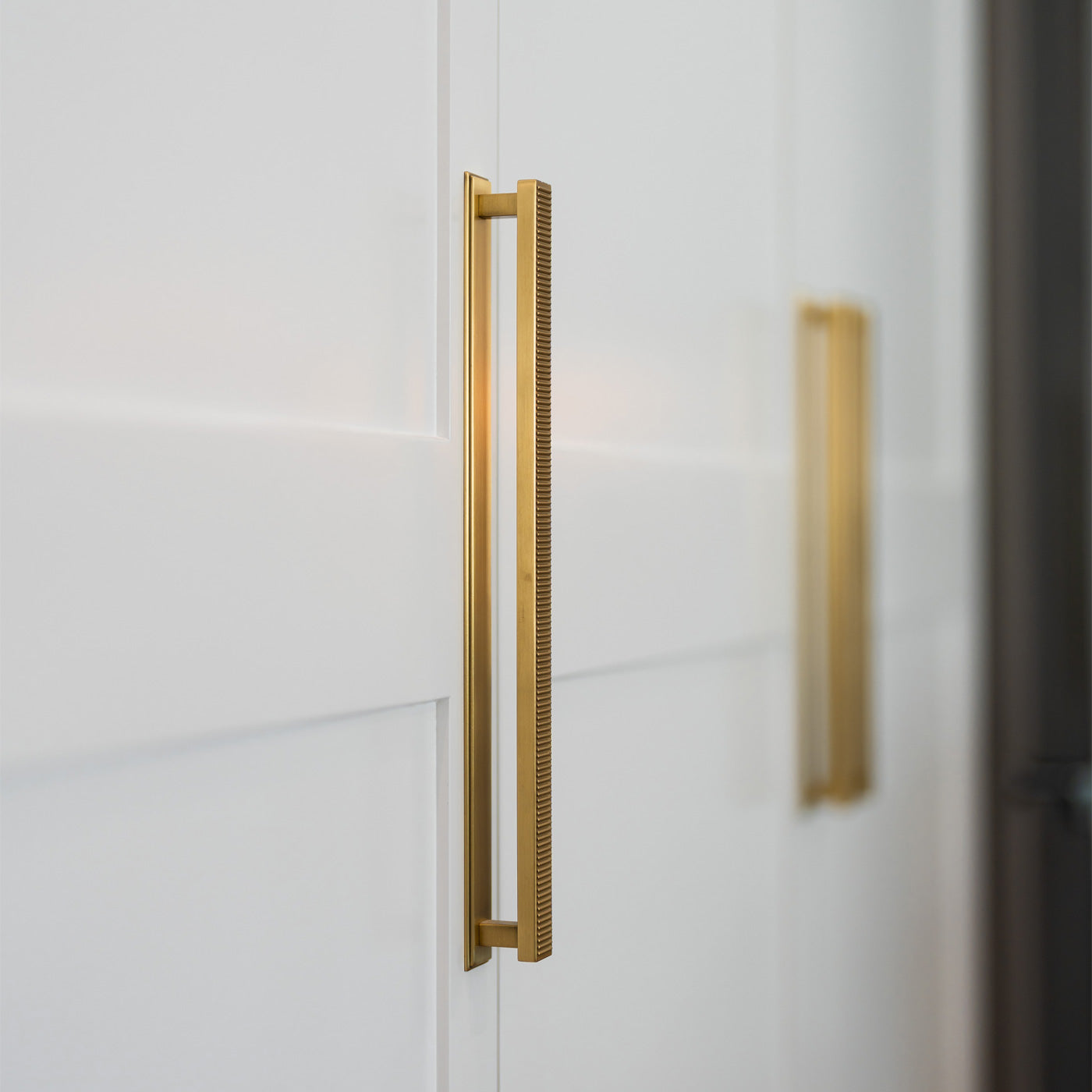 Momo Barrington Bar Handle 320mm In Matt Brass (4)