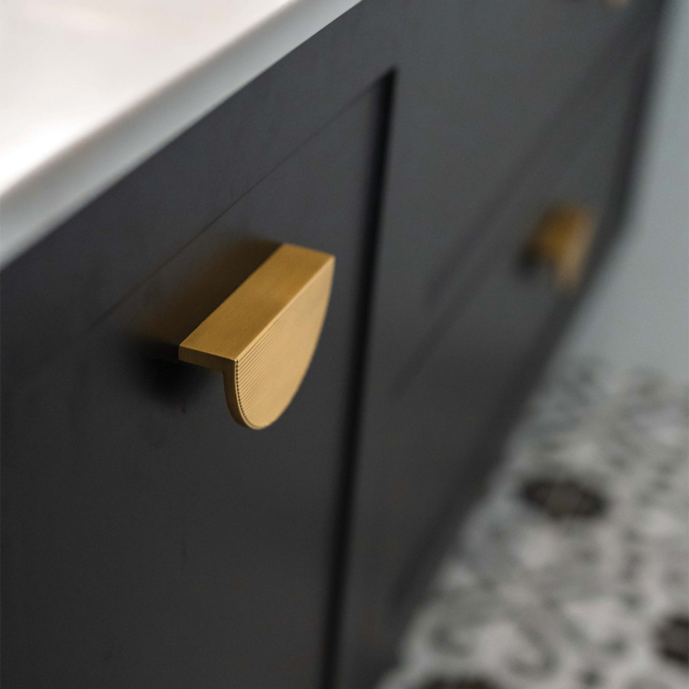 Momo Barrington Eclipse Ribbed Pull Handle 96mm in Matt Brass (3)