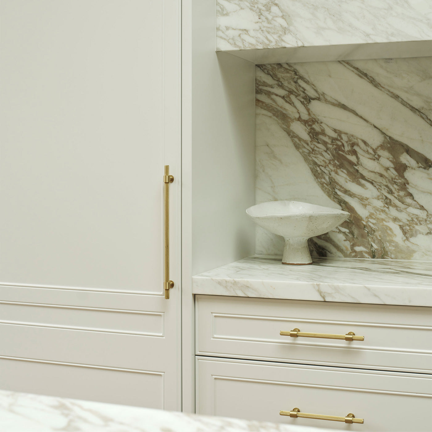 Momo Belgravia Knurled Bar Pull Solid Brass 320mm in Brushed Satin Brass (3)