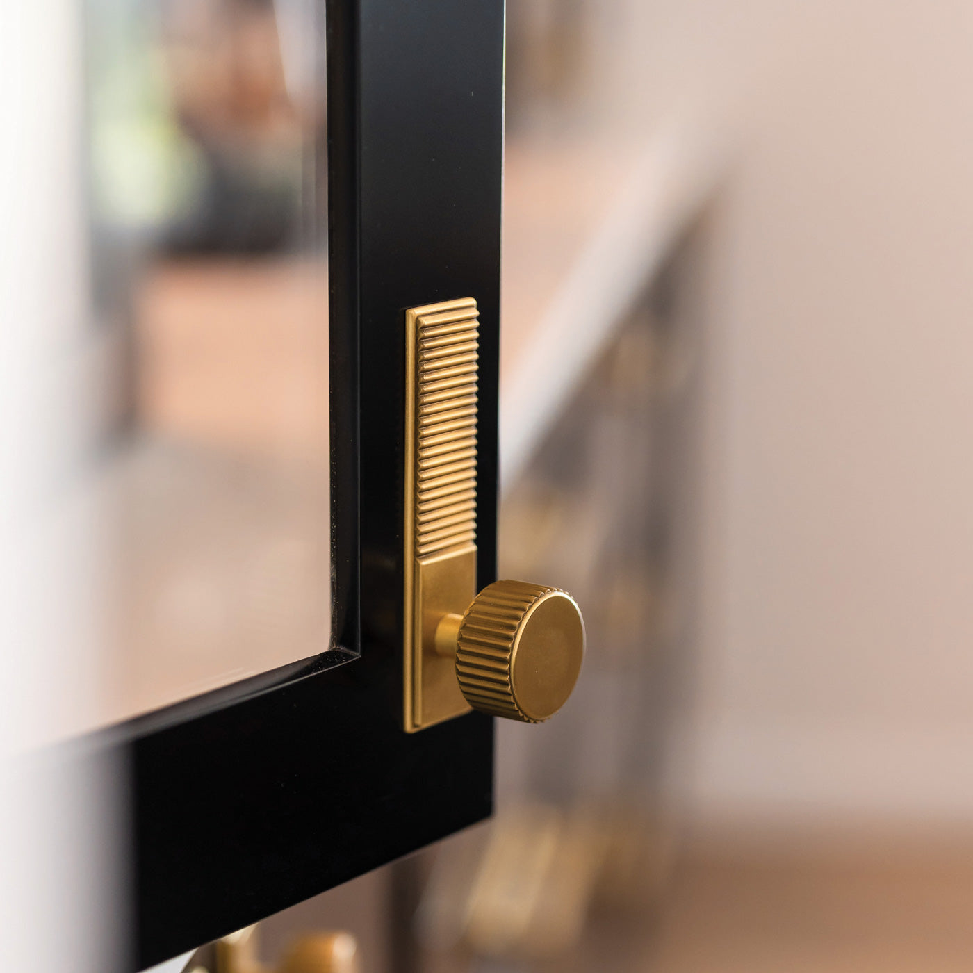 Momo Barrington Round Knob 32mm in Matt Brass (3)