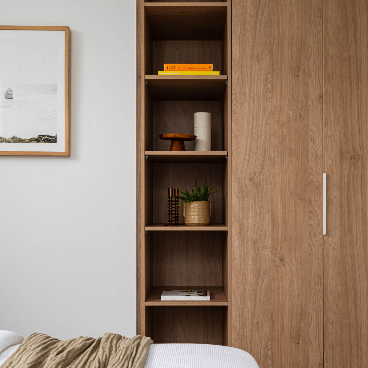 Momo Ferrara Lip Pull 265mm in White