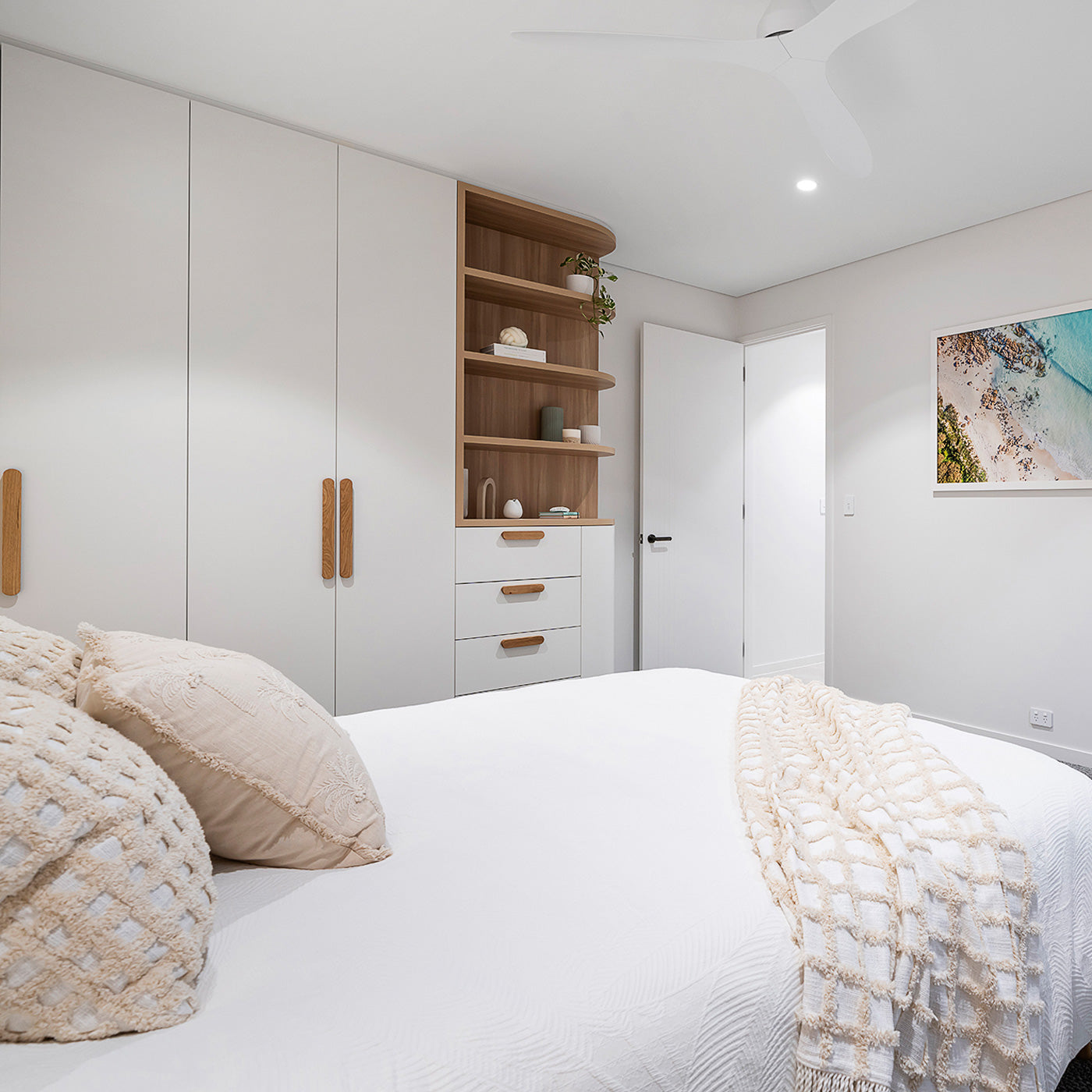 Momo Kimberley Timber Pull 256mm in Raw American Oak (3)