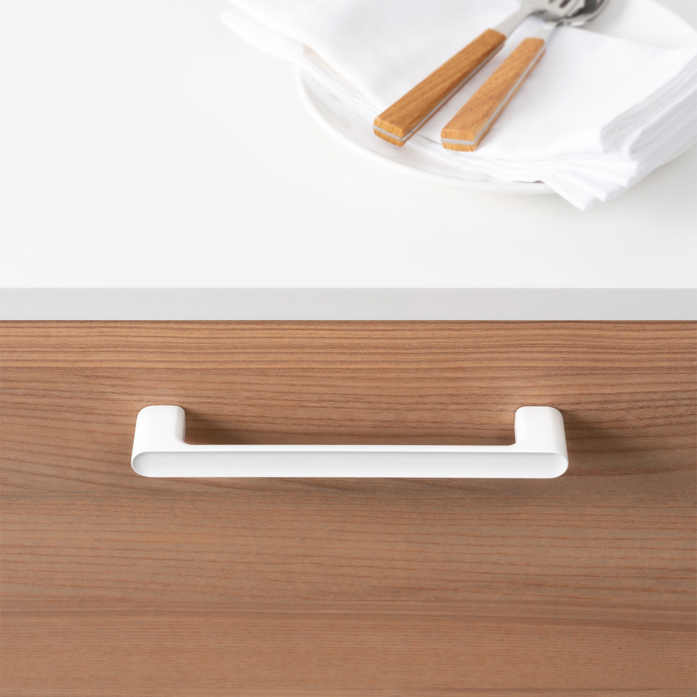 Momo Luv D Handle 192mm In Matt White (2)