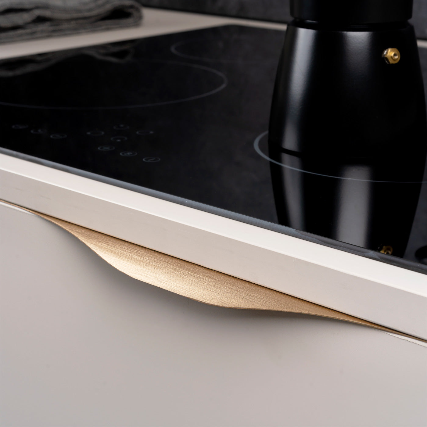 Momo Noma Lip Pull 256mm in Brushed Dark Brass (2)