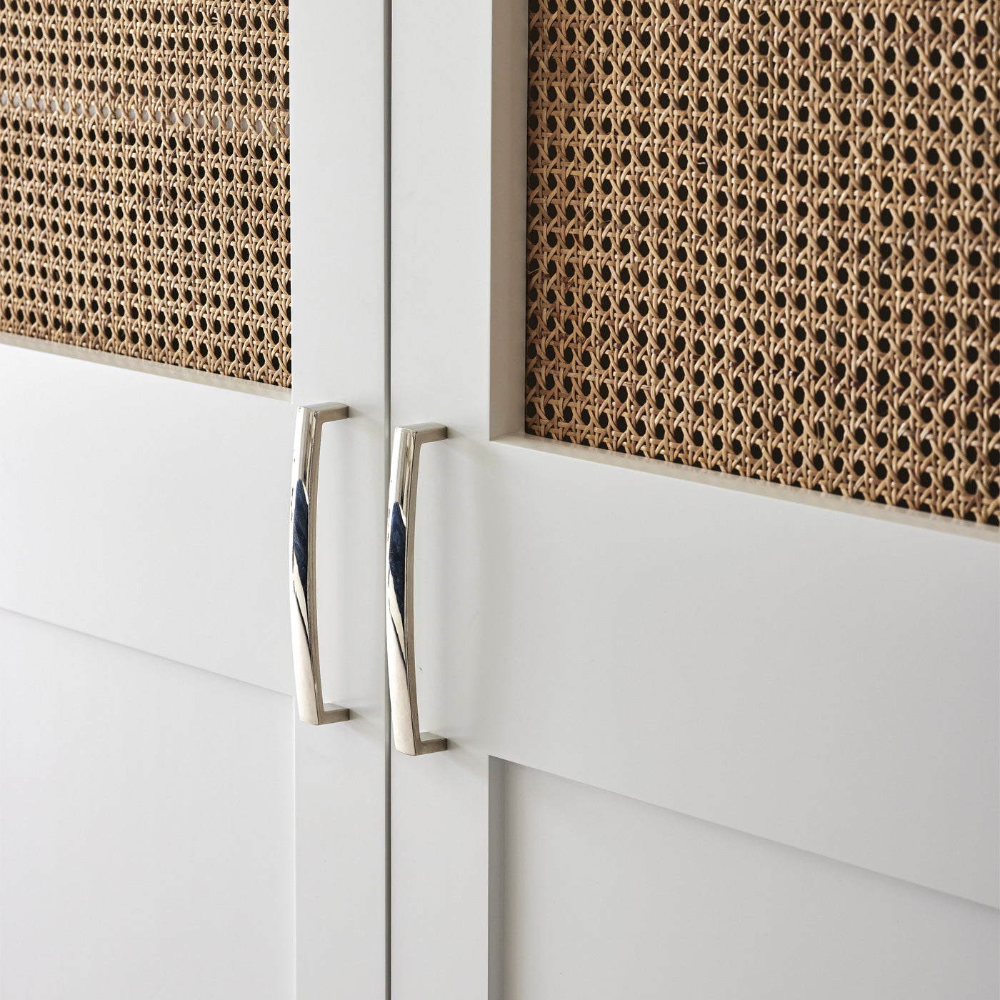 Momo New Hampton D Handle 160mm in Polished Nickel (2)