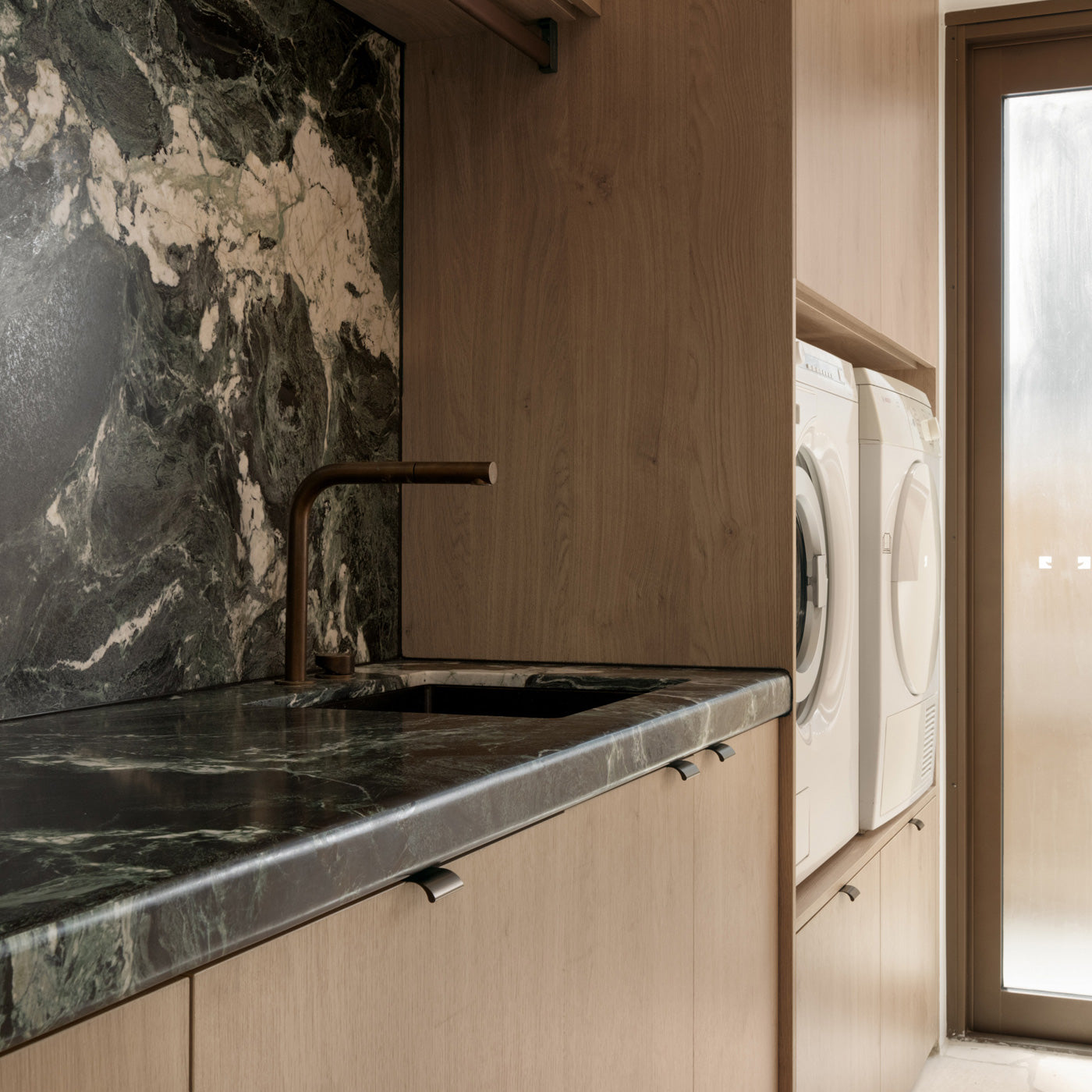 Momo Ona Lip Pull 32mm in Metallic Golden Brown (2)