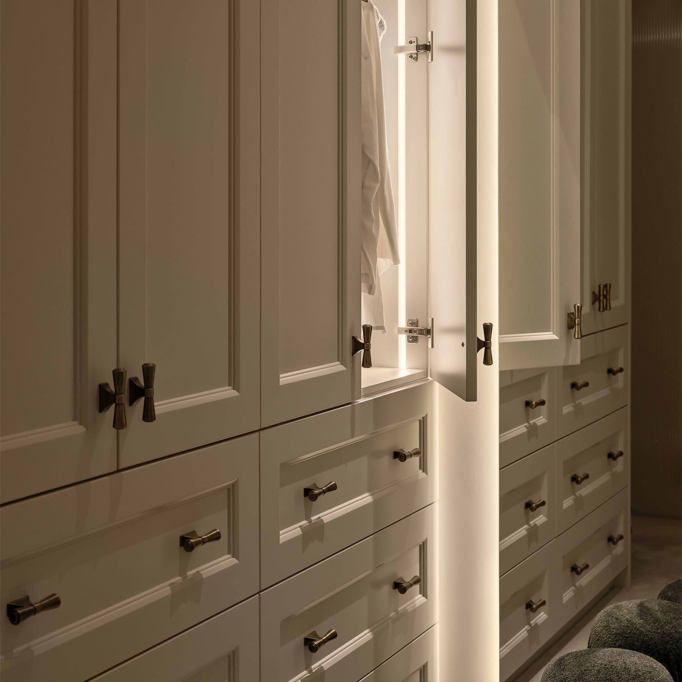 Momo Pembry T Knob 80mm in Bronze (3)