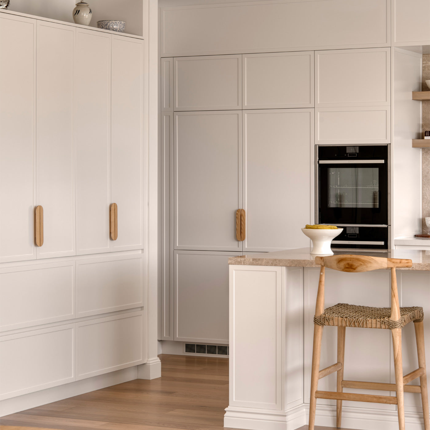 Momo Sydney Pull Handle 128mm in Raw American Oak (4)